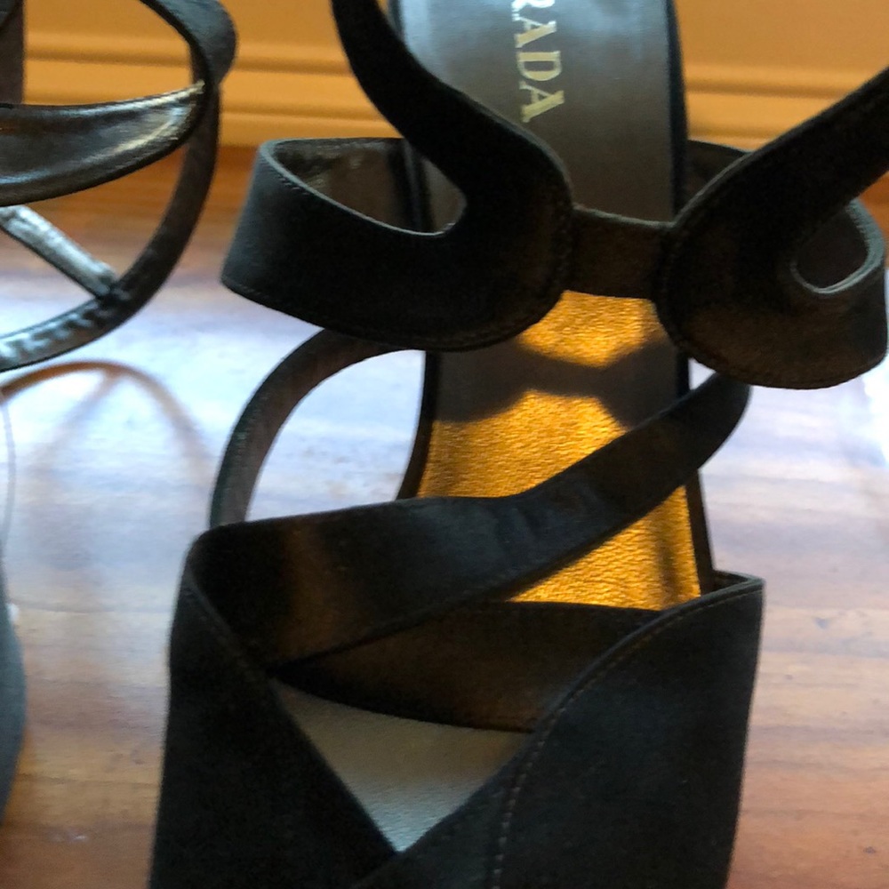 Prada - Picture 5 of 5